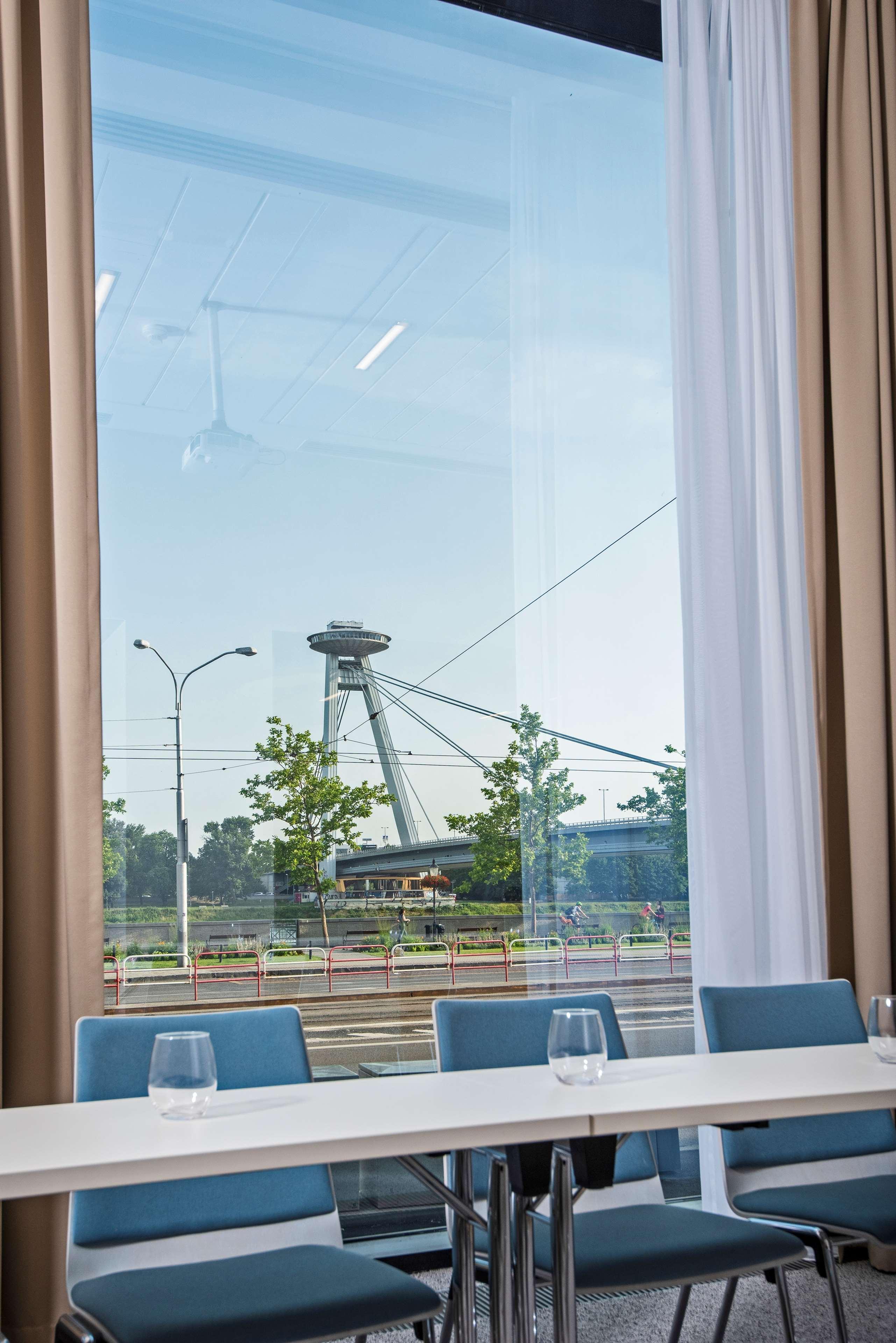 Park Inn By Radisson Danube Bratislava Extérieur photo