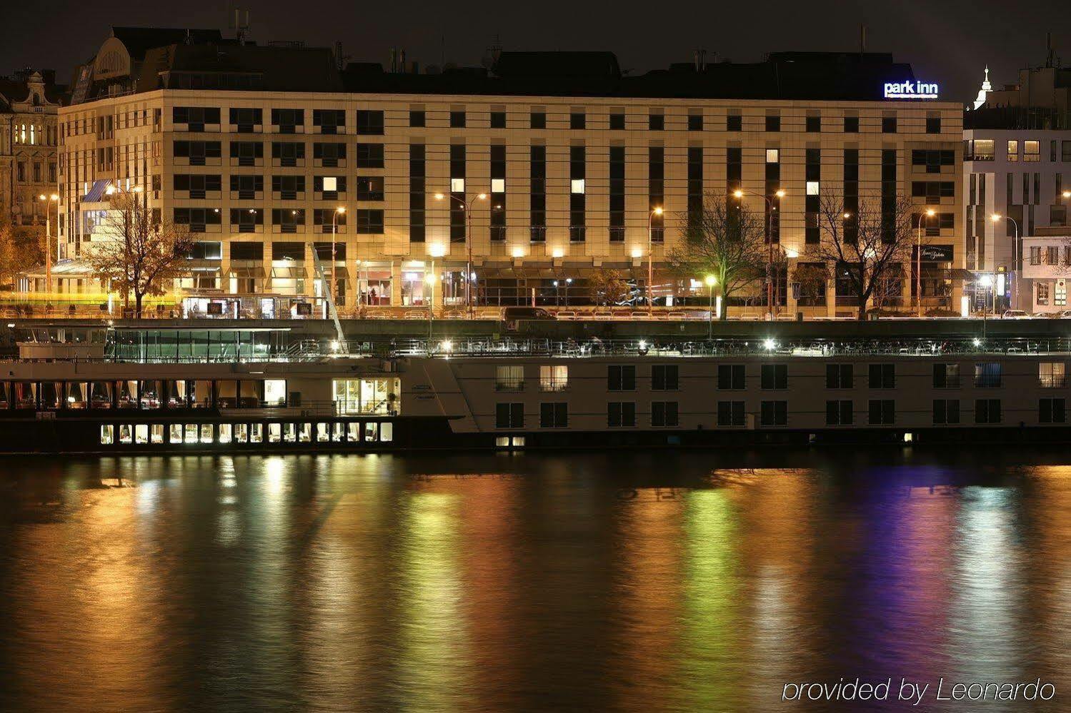 Park Inn By Radisson Danube Bratislava Extérieur photo